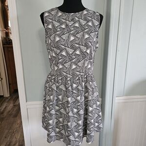 Geometric Black and White Sleeveless Dress